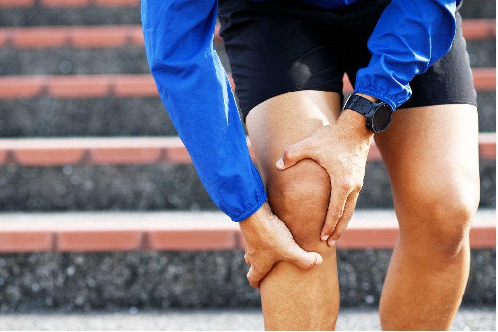 Knee pain: What causes it and how to treat it?